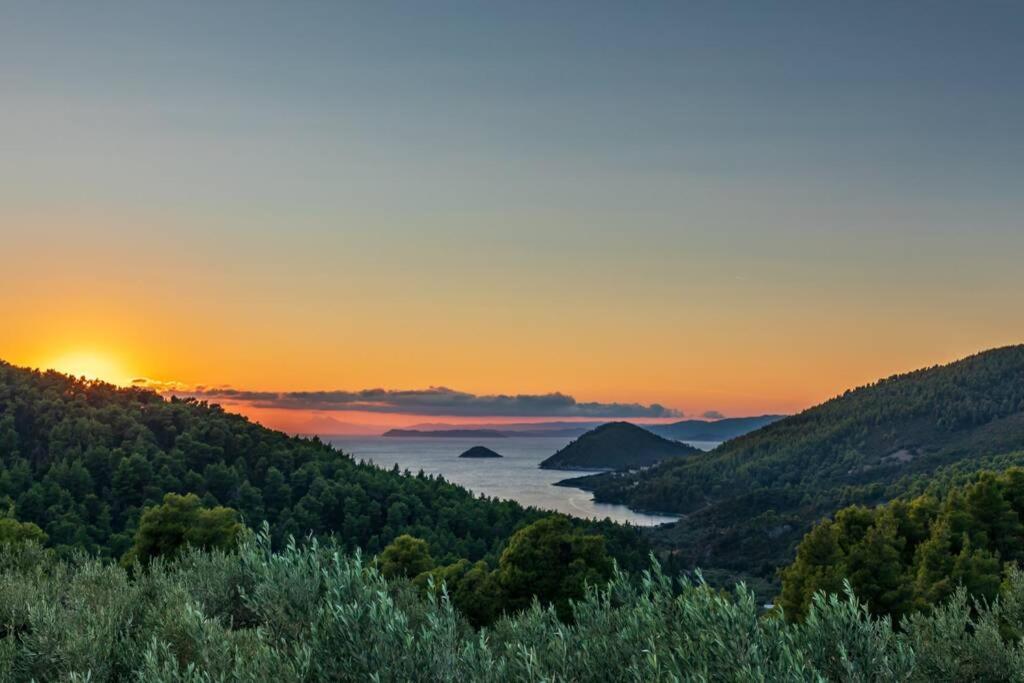 Nina-Myrtia Countryside House Skopelos Ditropo Exterior photo