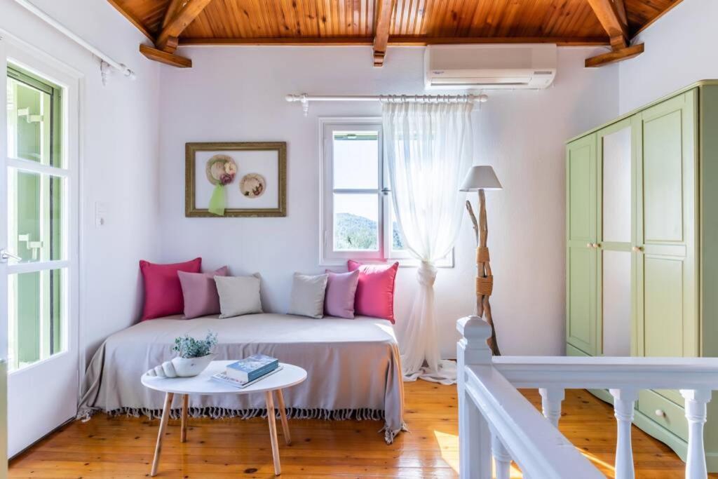 Nina-Myrtia Countryside House Skopelos Ditropo Exterior photo