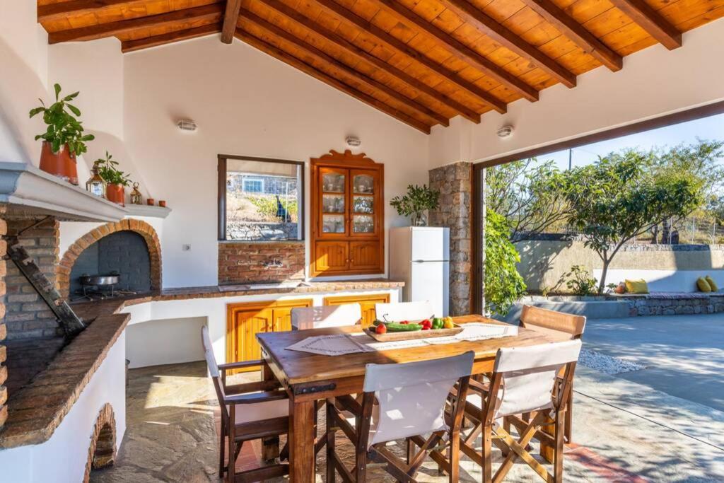 Nina-Myrtia Countryside House Skopelos Ditropo Exterior photo