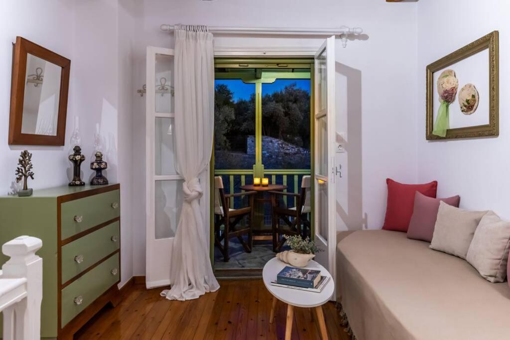 Nina-Myrtia Countryside House Skopelos Ditropo Exterior photo