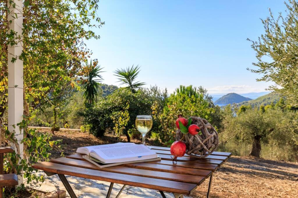 Nina-Myrtia Countryside House Skopelos Ditropo Exterior photo